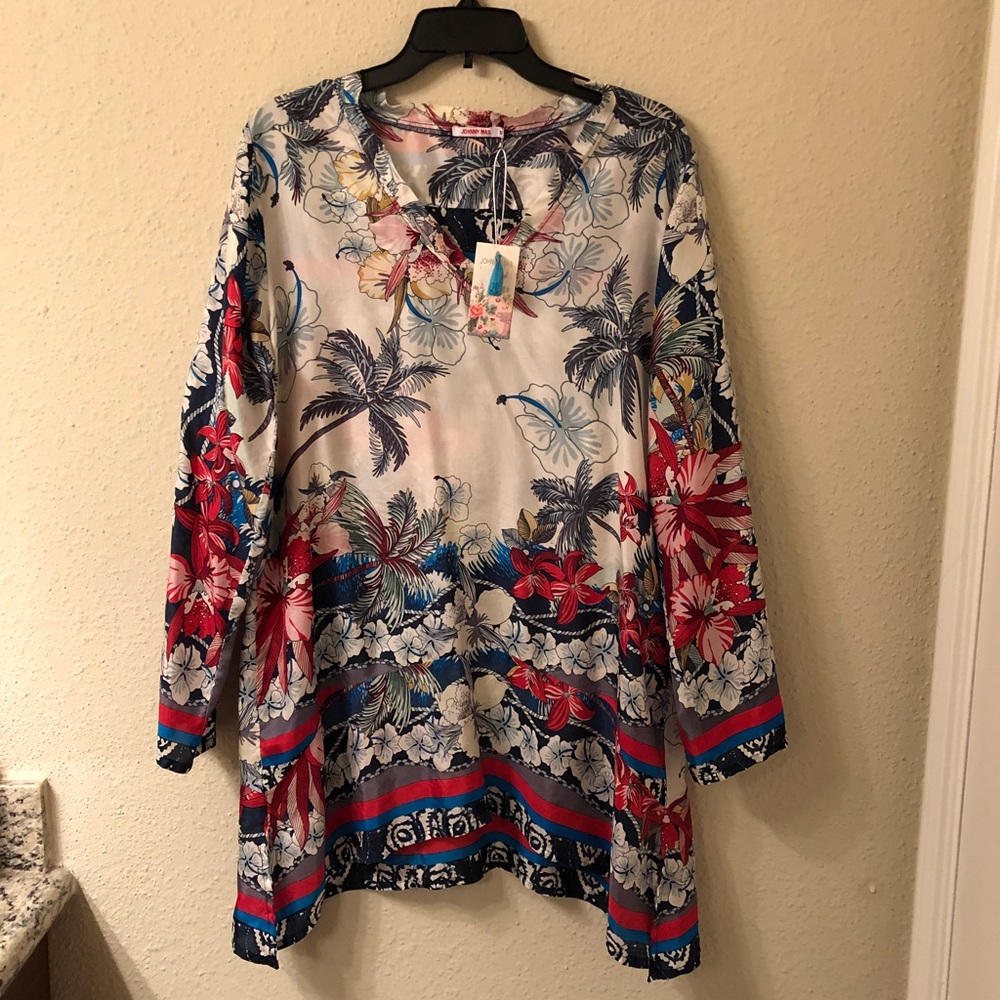 ✨Johnny Was Silk Tunic✨